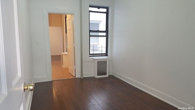 Building Photo - 32-23-32-48 48th St