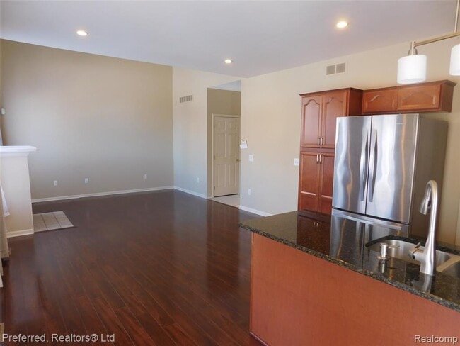 Building Photo - 43124 Providence Ln