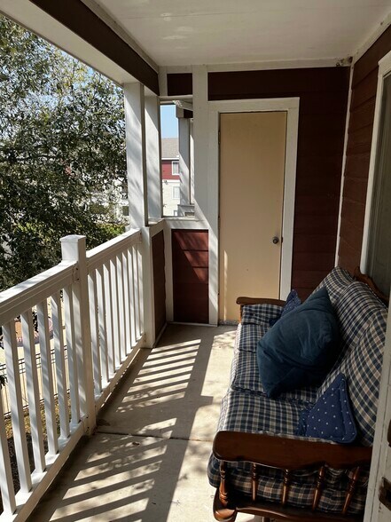 Patio - 521 Southwest Pky