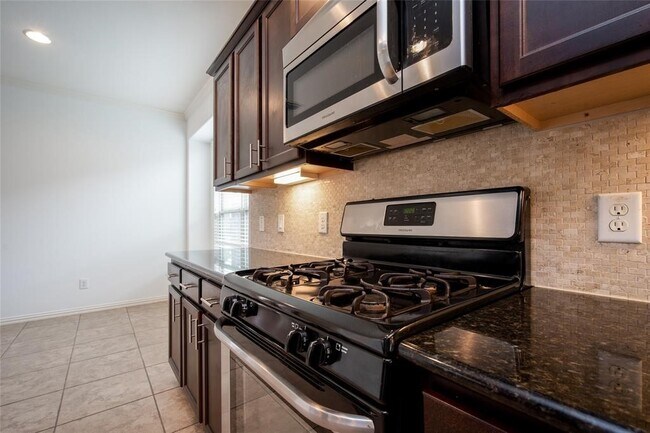 Building Photo - 6731 Trinity Trail Ln