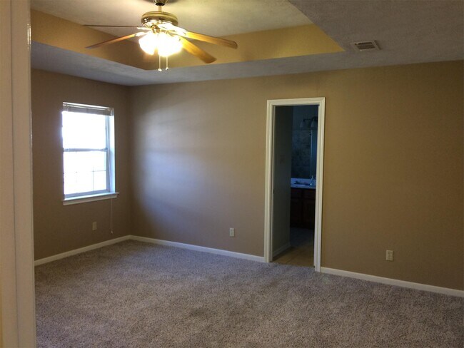 Building Photo - 4009 Hunter Creek Dr