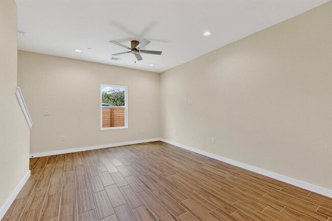 Building Photo - 6909 Wentworth Dr