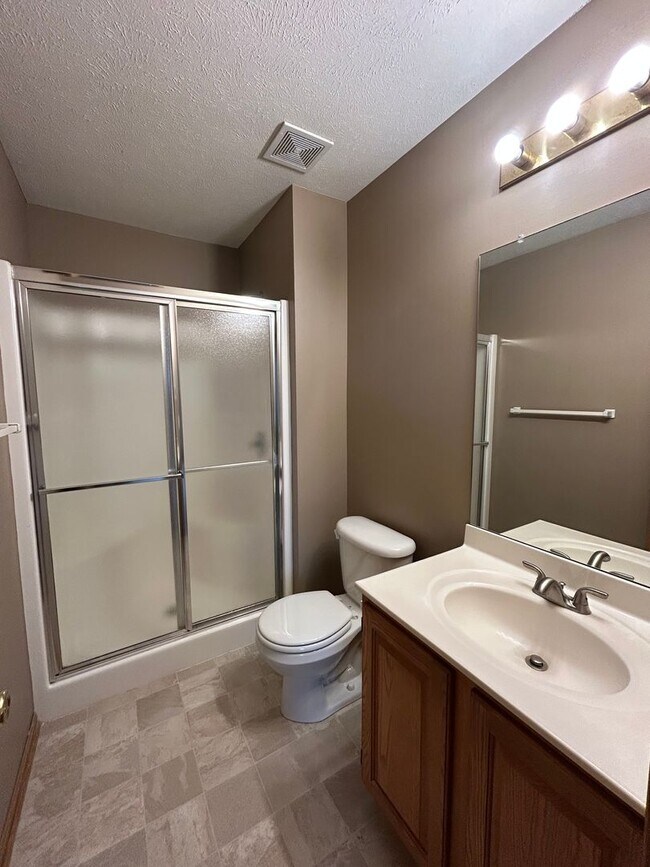 Building Photo - Spacious Millard Living with a Backyard You’ll Love