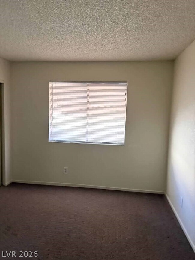 Building Photo - 2724 Otter Creek Ct