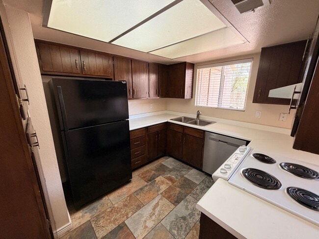 Building Photo - 4509 W Continental Dr