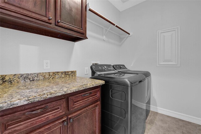 Building Photo - 22964 Brazos Dr