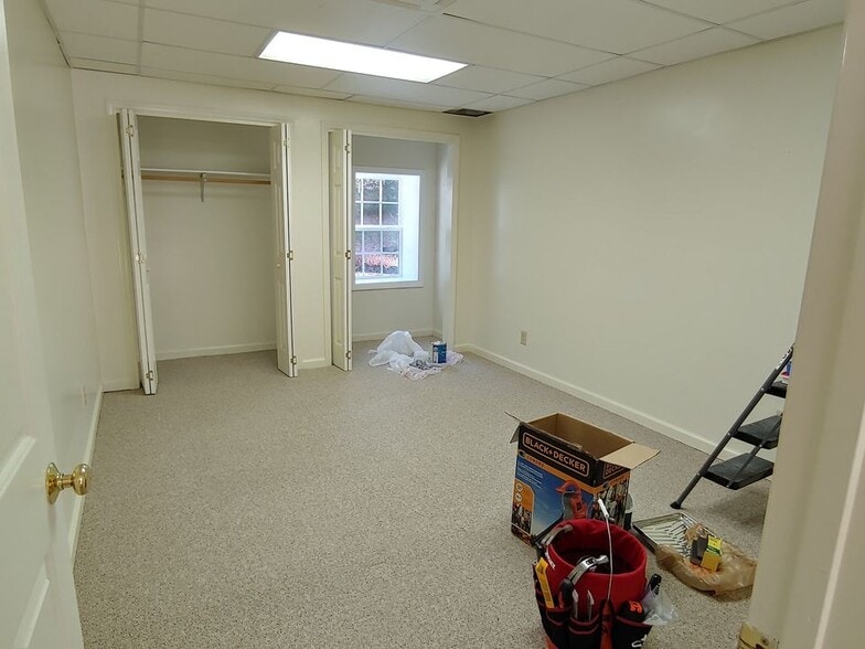 Building Photo - 103 Thornewood Dr