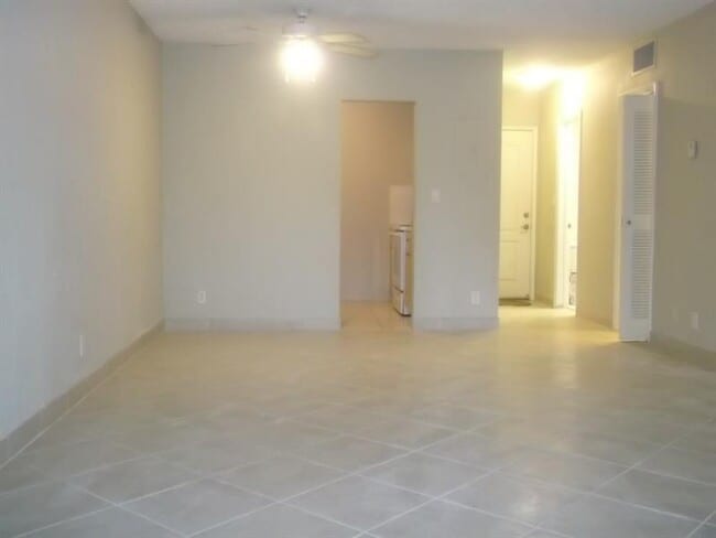 Building Photo - 770 SE 2nd Ave