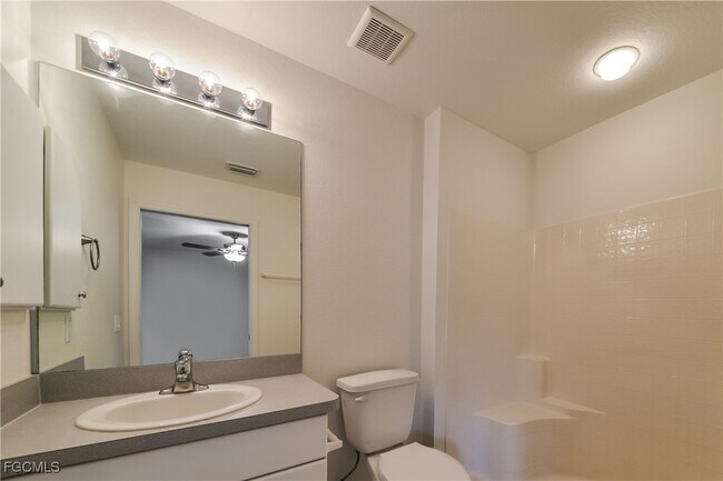 Building Photo - 3259 Toluca Terrace