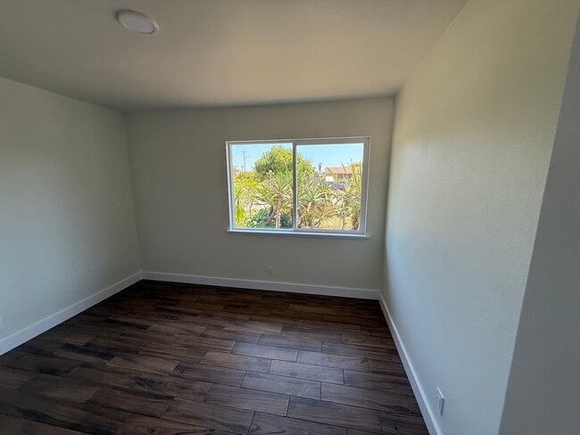 Building Photo - 6204 Avenida Ganso