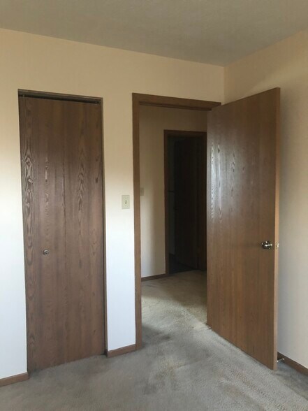 Building Photo - 604 Sunset Cir