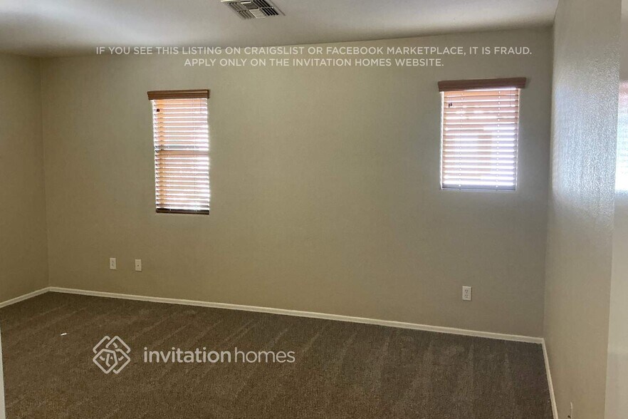 Building Photo - 5858 E Hoover Ave