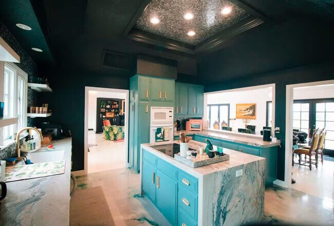 Building Photo - 30185 Vía Maria Elena