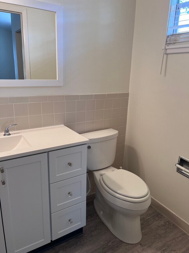 Building Photo - 1500 N Osceola Ave