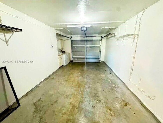 Building Photo - 2026 Schooner Dr