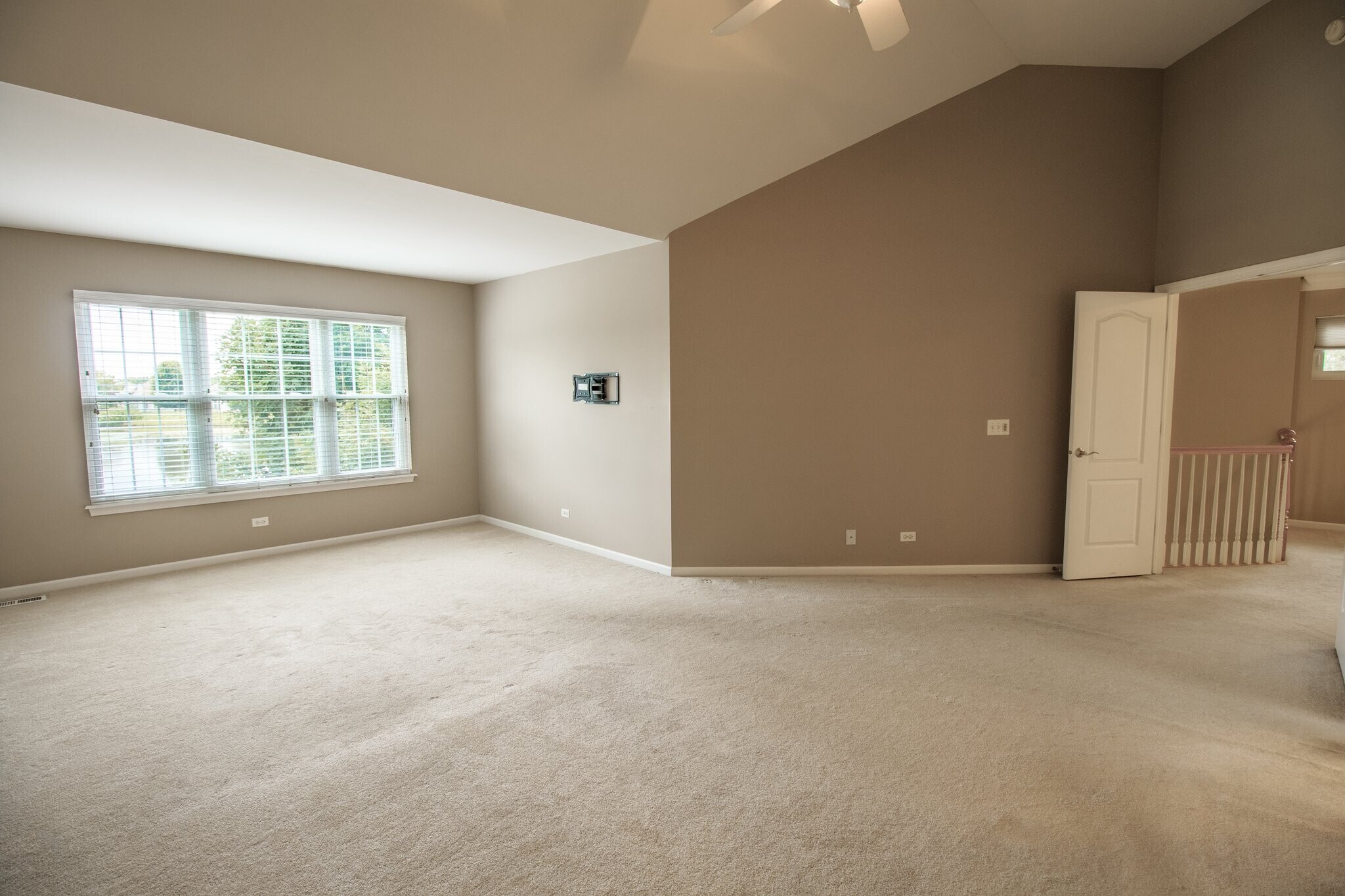 Building Photo - 24813 Ironwood Ct