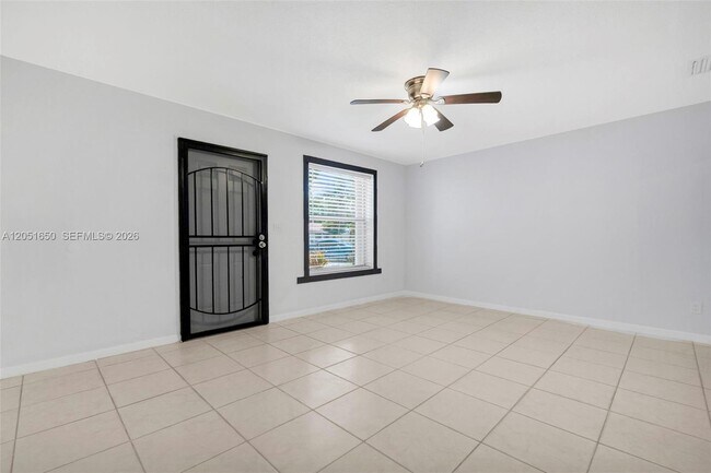 Building Photo - 670 NE 130th St