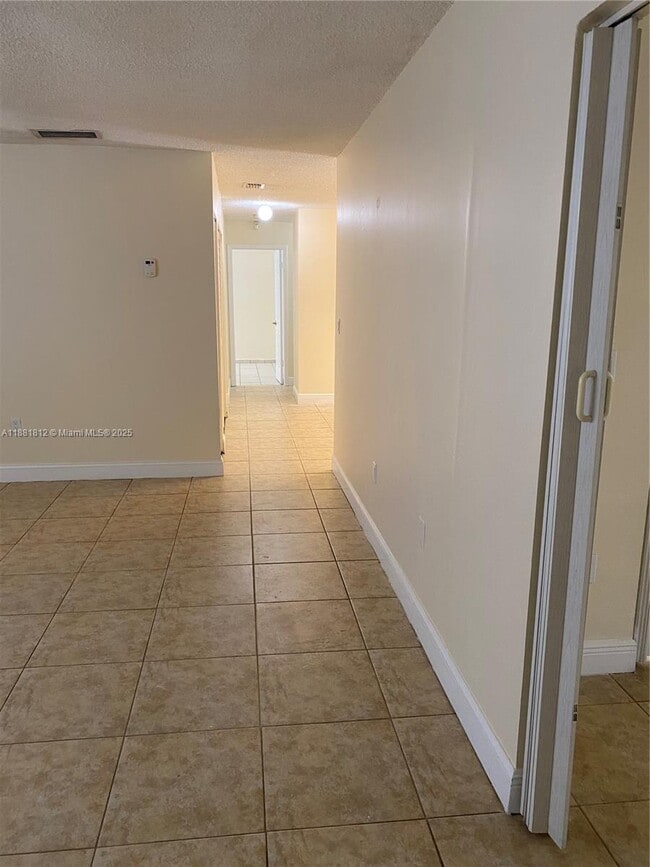 Building Photo - 535 W 79th Pl