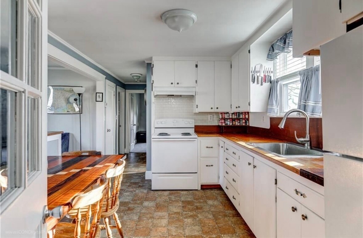 Building Photo - 29 Sherwood Rd