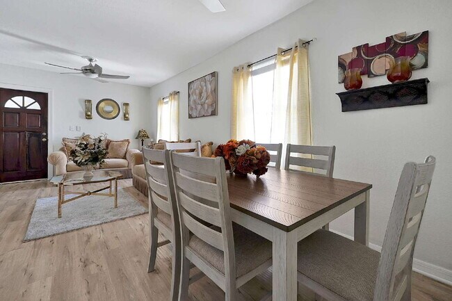 Building Photo - Prime Haines City Location | Move-In Ready 2BD/1BA Minutes from Hwy 27 | Section 8 Welcome