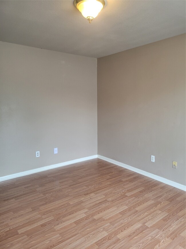Building Photo - 4611 Knoxville St