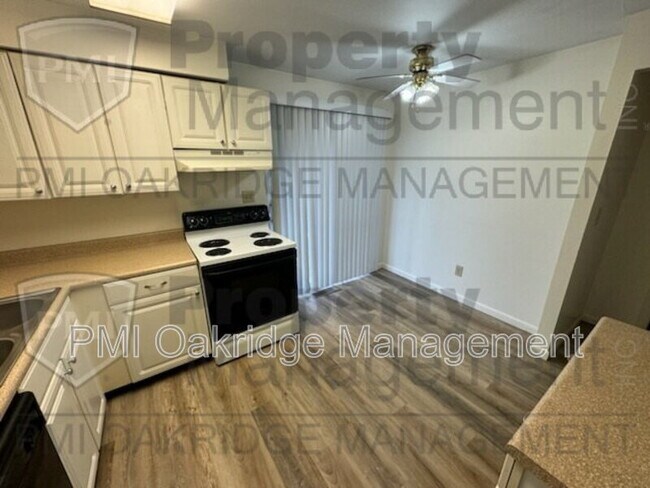 Building Photo - 591 Stonyridge Ave