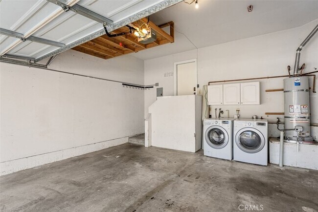 Building Photo - 5847 E Rocking Horse Way