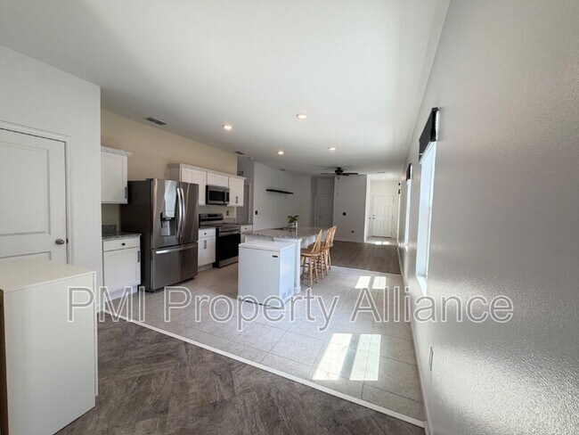 Building Photo - 2021 Hemingway Cir