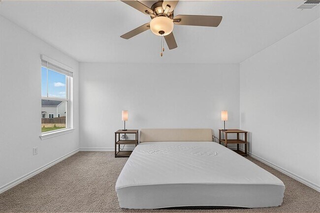 Building Photo - 2911 St Regis Dr