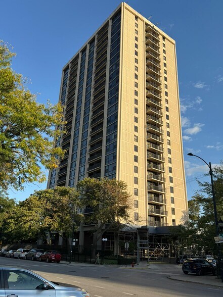 Building Photo - 2605 S Indiana Ave