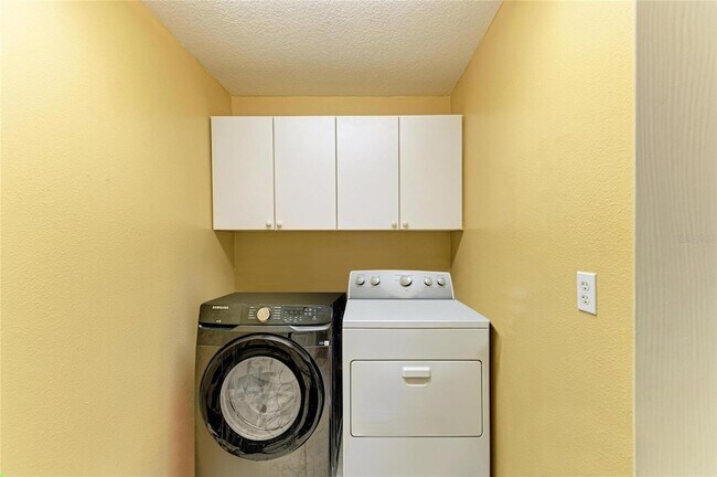 Building Photo - 7007 Bridle Path Ct