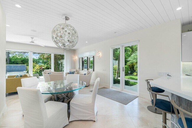 Building Photo - 1212 Hillsboro Mile