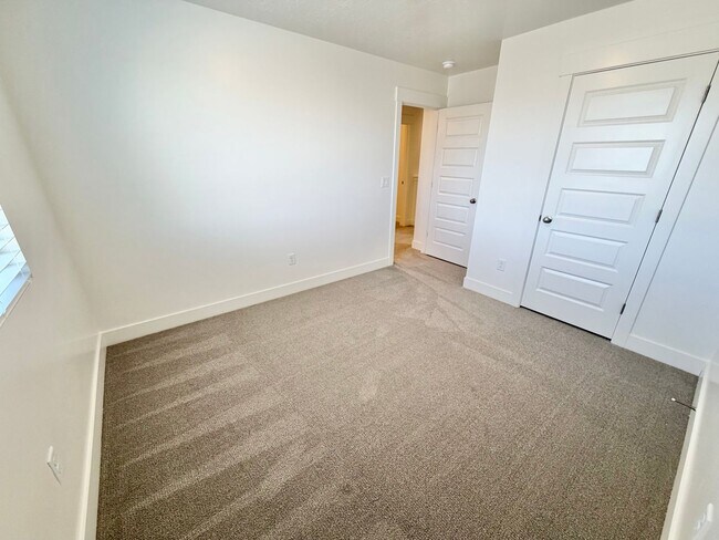 Building Photo - 2375 E Luciano Ln