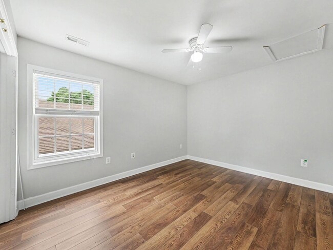Building Photo - 242 5th St