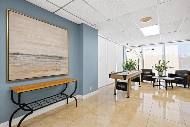 Building Photo - 2701 N Ocean Blvd