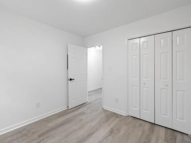 Building Photo - Lease OR Lease to Own
