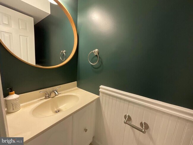 Building Photo - 6703 Washington Blvd