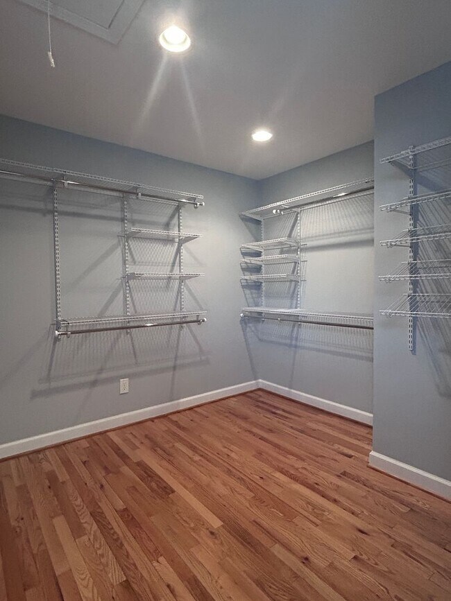 Building Photo - Modern Boone Home | Double Primary Suites | Walk to New Market, Watauga High & the AppalCART