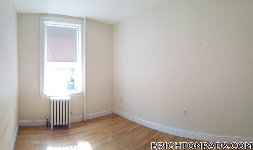 Building Photo - 4 Vinal St.