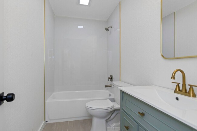 Building Photo - 2710 Boca Ciega Dr N