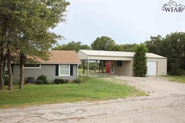 Building Photo - 126 Country Club Dr