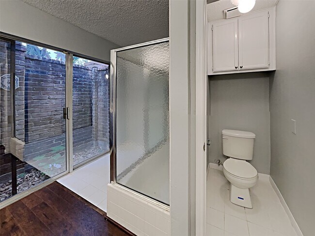 Building Photo - 16031 Hidden Acres Dr