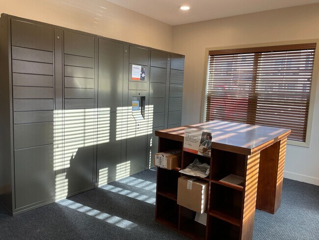 Building Photo - West Creek 3 Bedroom