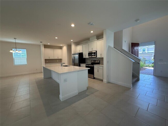 Building Photo - 14496 Crestavista Ave