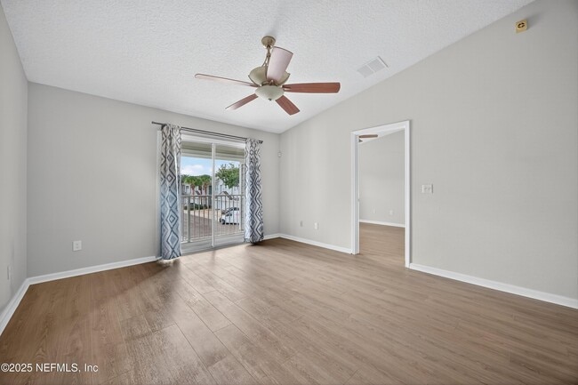 Building Photo - 7055 Deer Lodge Cir