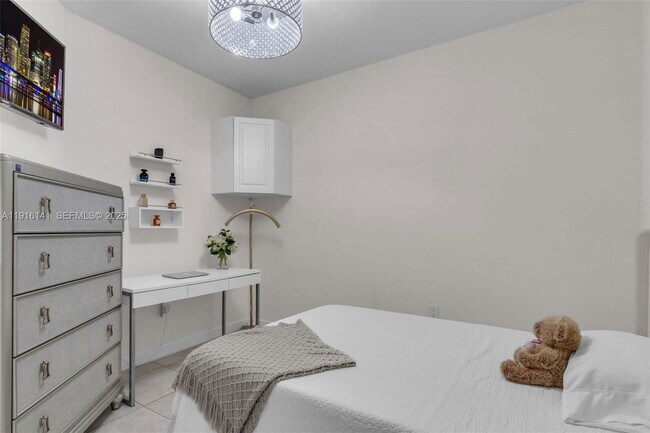 Building Photo - 114130 SW 252nd Ter