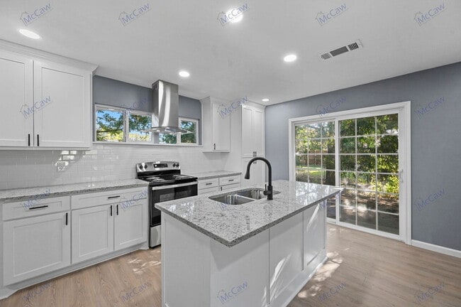 Building Photo - 2517 Tisinger Ave