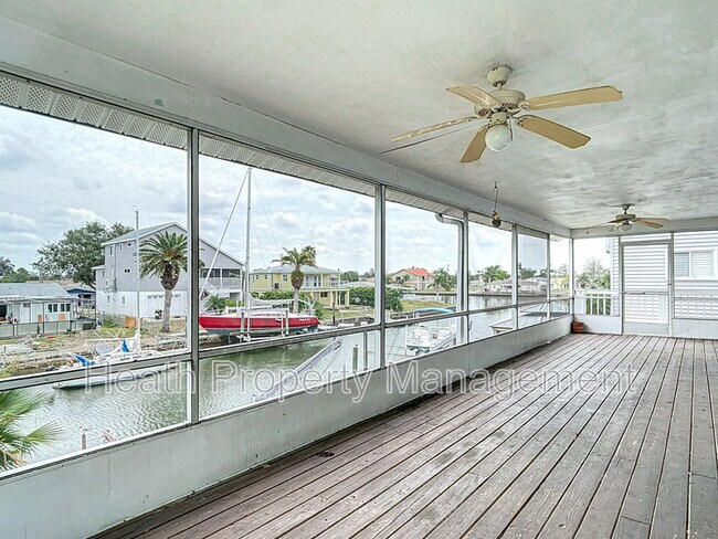 Building Photo - 13918 Raie Ave