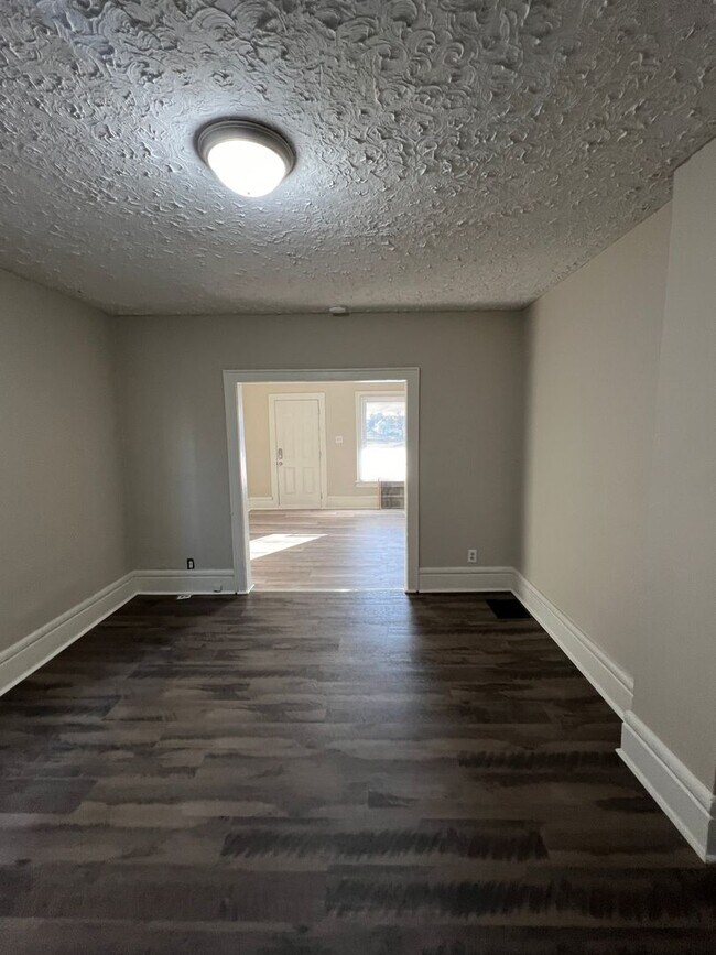 Building Photo - 808-810-810 Reinhard Ave
