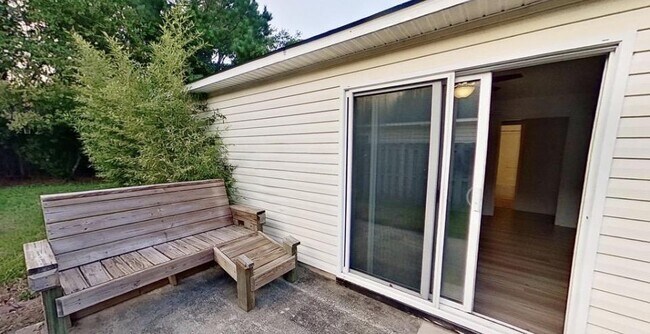 Building Photo - 1113 Loman Ln
